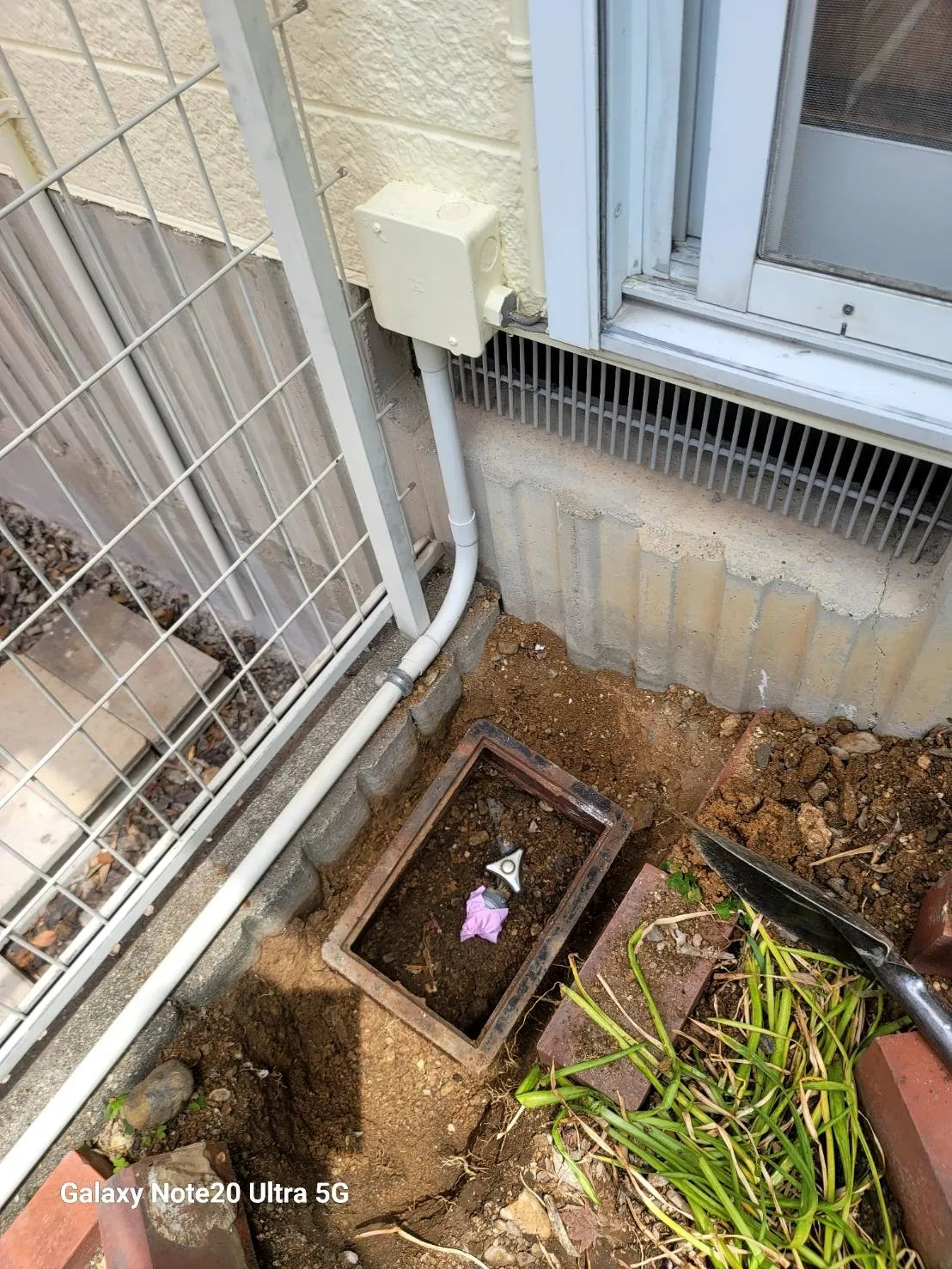 「かがまなくていいって、想像以上にラク！」 地中散水栓から立水栓へ交換したら、庭仕事がもっと快適に！