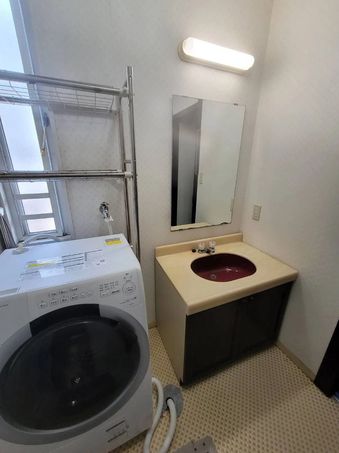 25年以上使った洗面化粧台を、LIXILピアラで“明るく広々”快適空間に大変身！