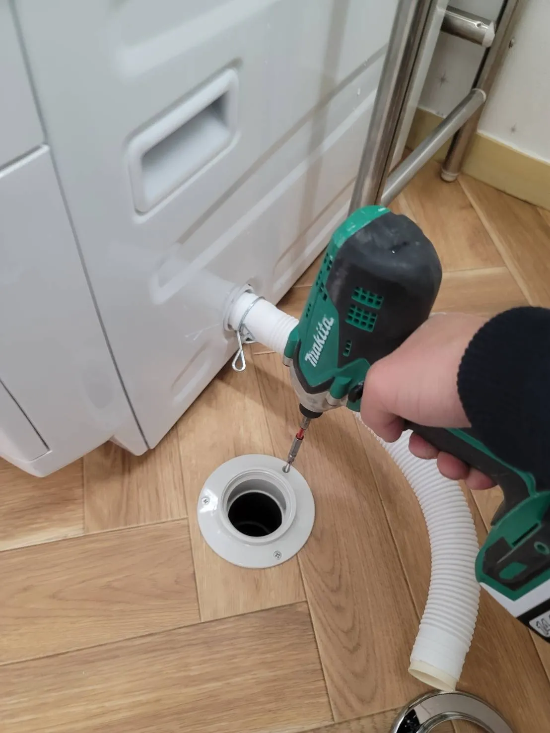 25年以上使った洗面化粧台を、LIXILピアラで“明るく広々”快適空間に大変身！